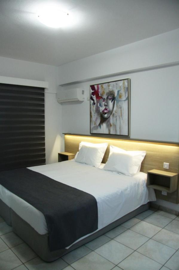 Larnaca Bay Suites Lárnaca Exterior foto