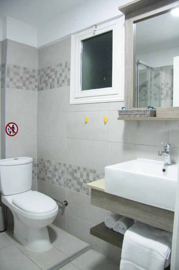 Larnaca Bay Suites Lárnaca Exterior foto