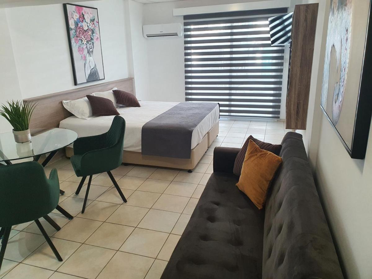 Larnaca Bay Suites Lárnaca Exterior foto