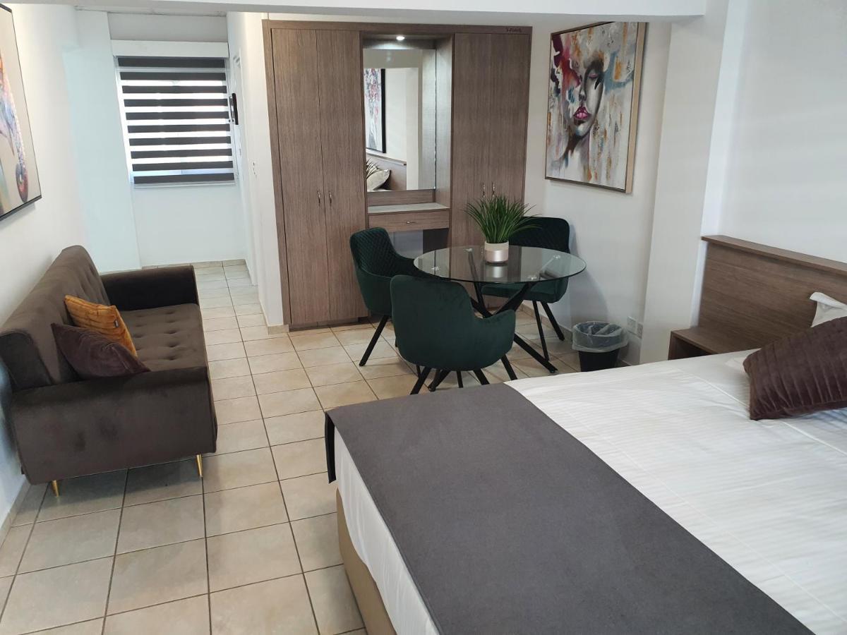 Larnaca Bay Suites Lárnaca Exterior foto