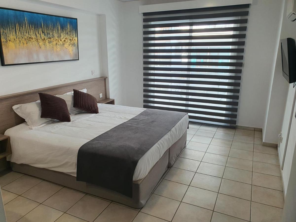 Larnaca Bay Suites Lárnaca Exterior foto