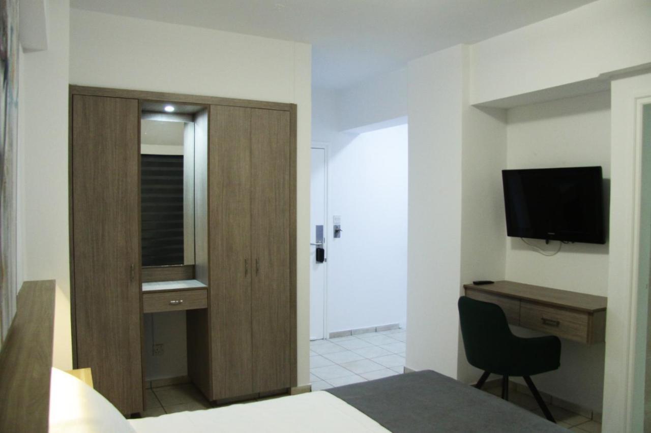 Larnaca Bay Suites Lárnaca Exterior foto