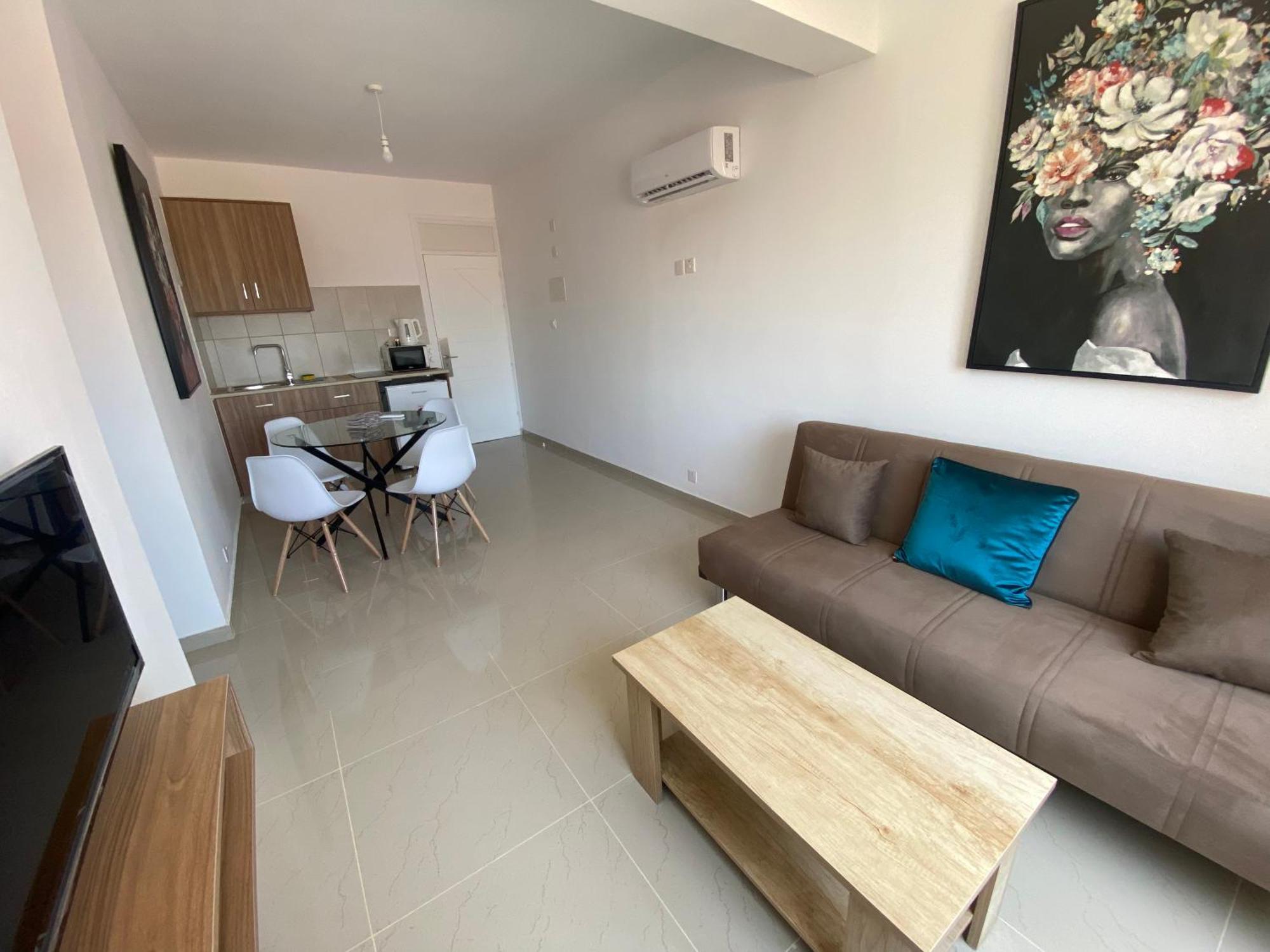 Larnaca Bay Suites Lárnaca Exterior foto