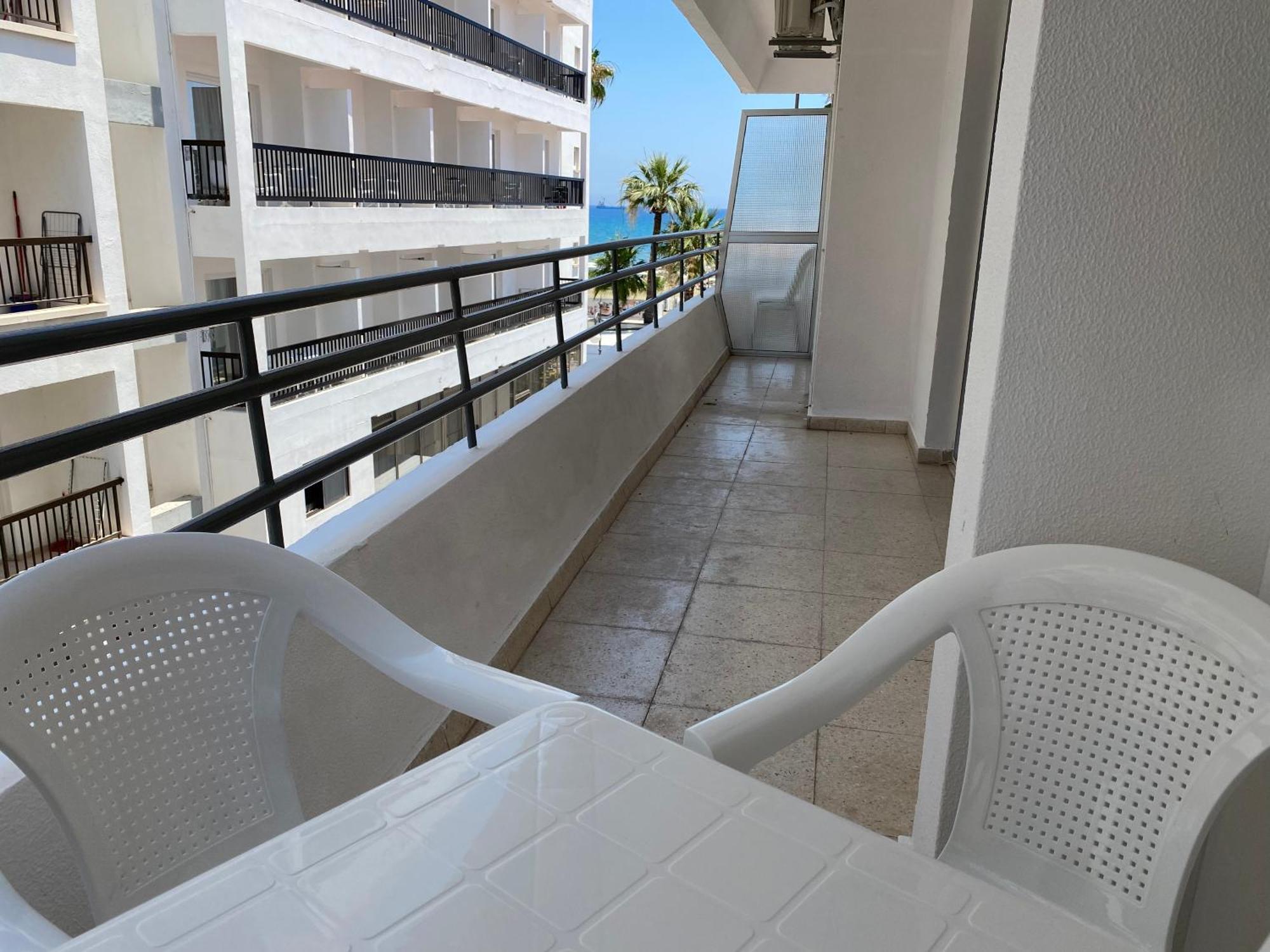 Larnaca Bay Suites Lárnaca Exterior foto